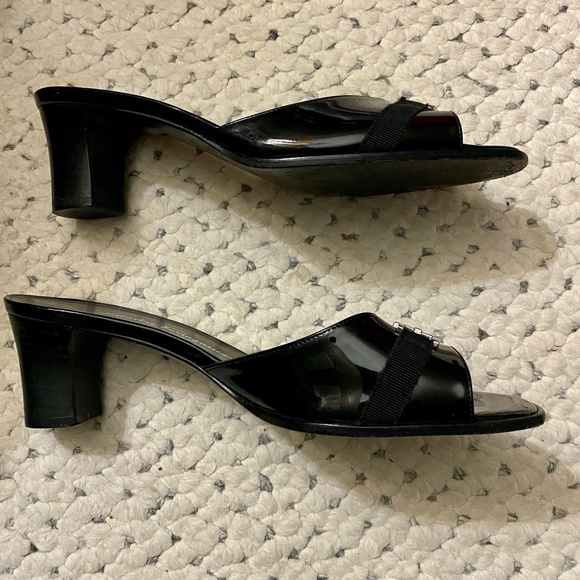 SALVATORE FERRAGAMO Authentic Horse Bit Heels 10 - Picture 3 of 7
